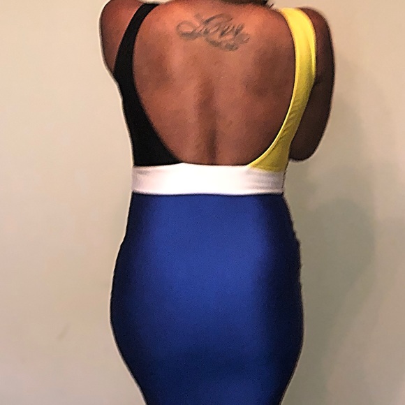 NO EXIT dress - Picture 4 of 4